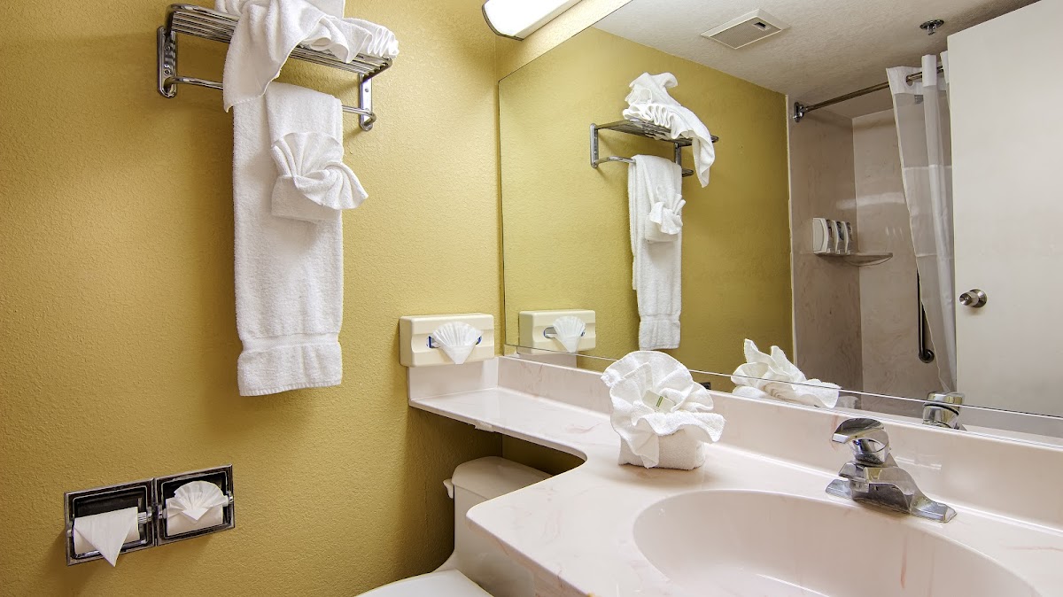 Weekly rental room at The Vue Lake Tarpon near Tarpon Springs FL